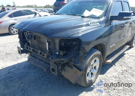 2021 Ram 1500 Big Horn 4X2 6'4 Box z USA, uszkodzony, nr VIN 1C6RREBT5MN801556